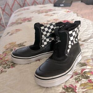[BRAND NEW, NEVER WORN!] Classic Vans Slip-on High Terrain Size 12.5 KIDS